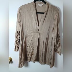 Sosia Made in Italy Beige Rayon Viscose Lightweight Blouse Top Roll Tab Sleeve M